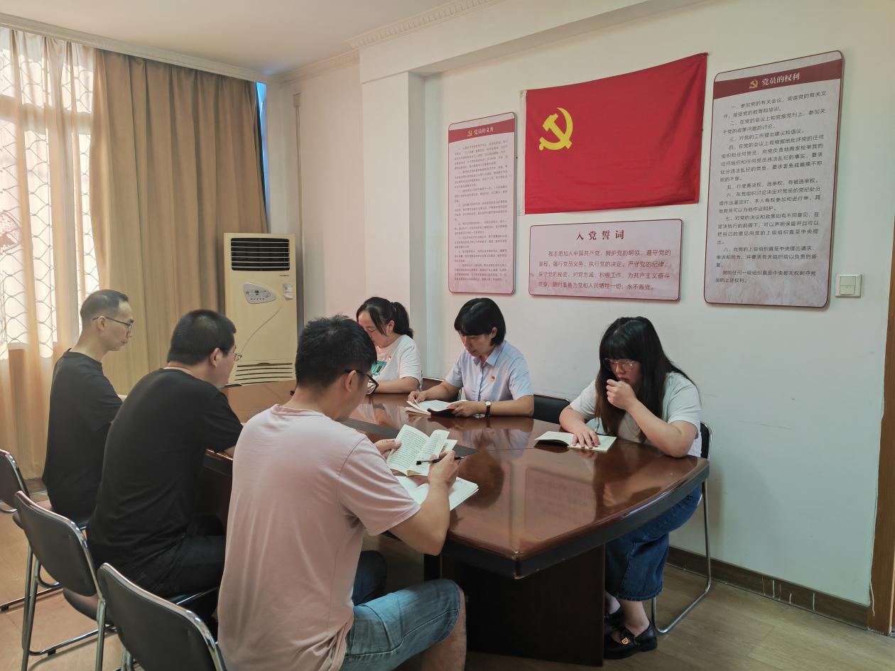 说明: 七月党建1